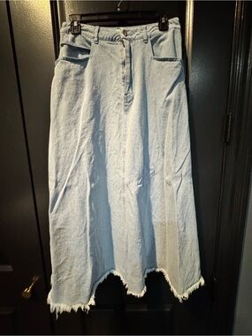 Light Wash Denim Maxi Skirt with Frayed Hem
